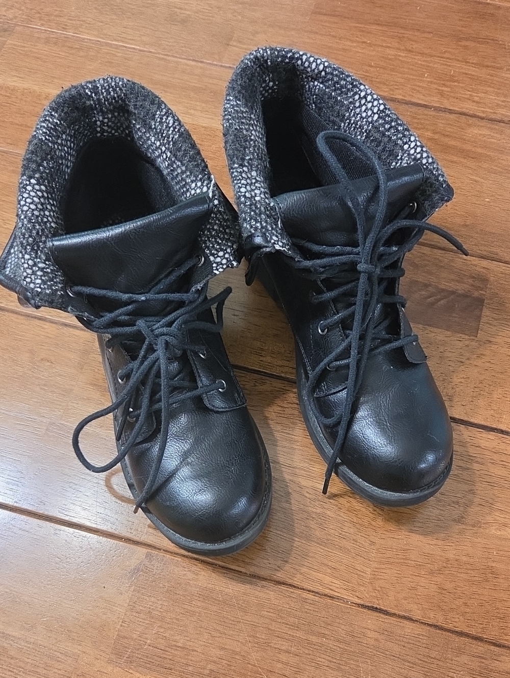 Women's Black Lace-Up Ankle Boots with Patterned Cuff Option Size 9